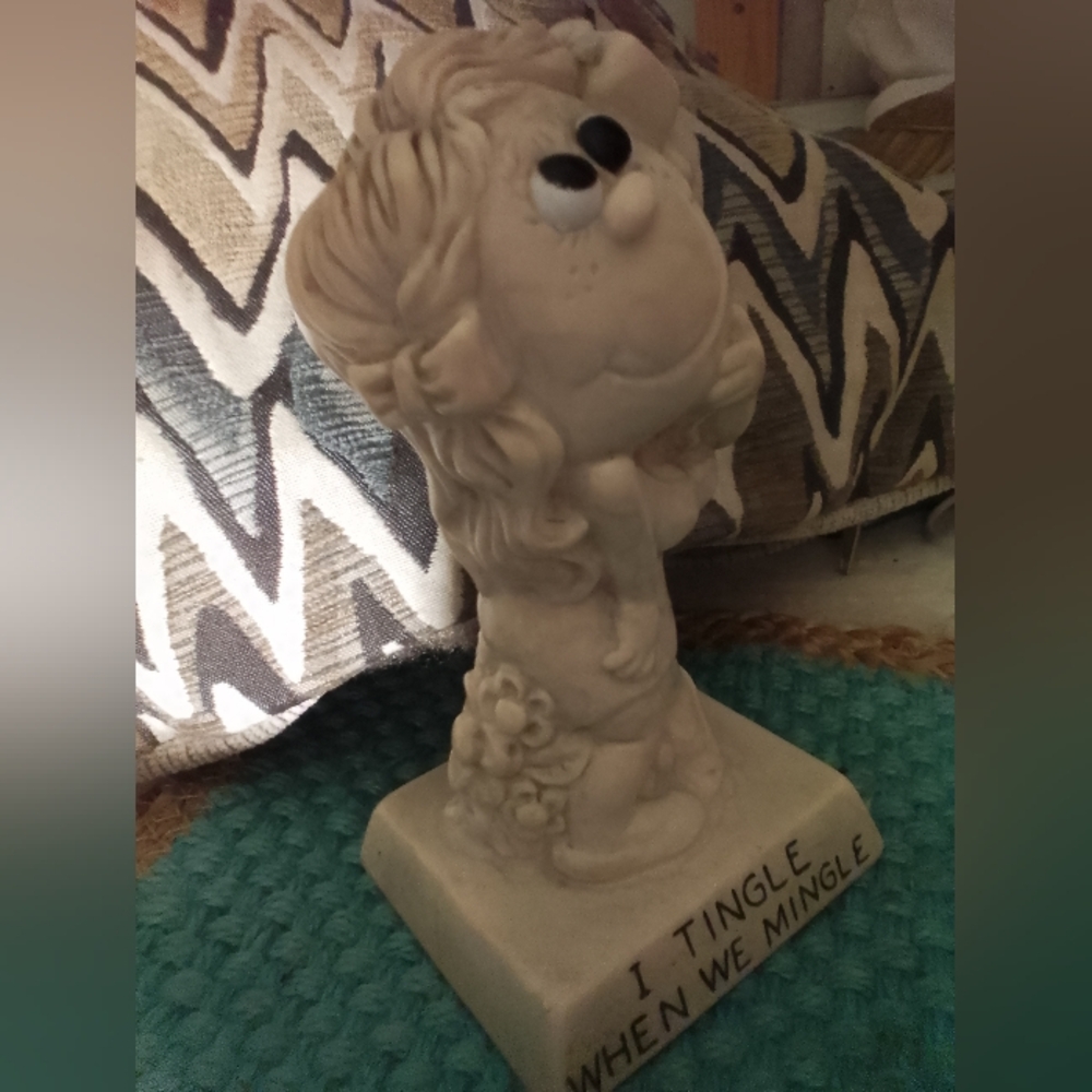 I TINGLE WHEN WE MINGLE Gift Vintage 6 Inch Girl Figurine